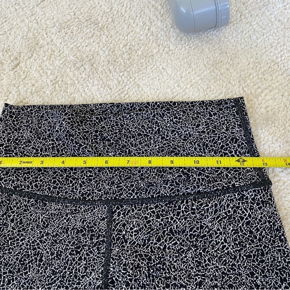 Lululemon Wunder Under Hi-Rise 1/2 Tight - Picture 5 of 10